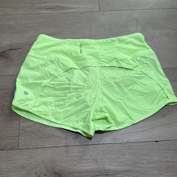 Lululemon Speed Up Short *2.5" Lime Green Size 6 Lined - Picture 2 of 5